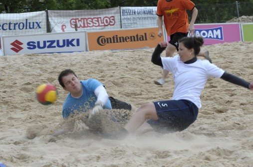 Beach Soccer Mann Frau. Beach Soccer homme femme. Beach calcio uomo donna.